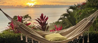 Spectacular ocean view just minutes away from Dominical beach!