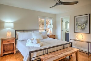 3 slaapkamers, een bureau, een strijkplank/strijkijzer, gratis wifi