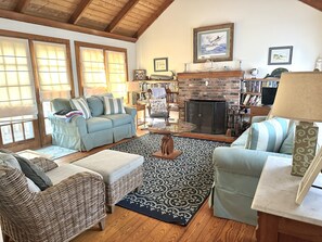 First floor living room with fire place - Cozy house in sconset village. Minutes to town and beach.  (Nantucket)