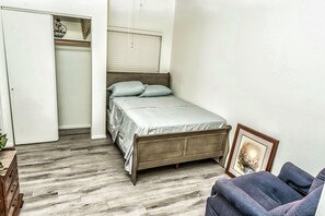 8 makuuhuonetta, työpöytä, silitysrauta/-lauta, ilmainen Wi-Fi