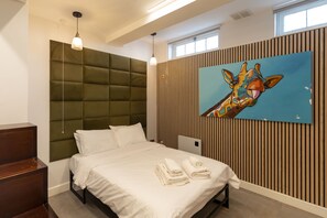 1 soverom, skrivebord, strykejern/-brett og wi-fi (inkludert)