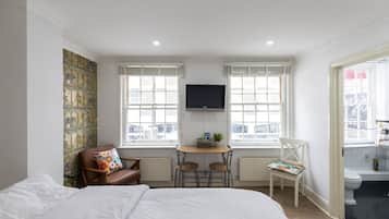 1 bedroom, desk, free WiFi, bed sheets