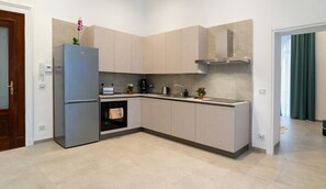 Refrigerador, horno, parrilla de estufa y lavavajillas 