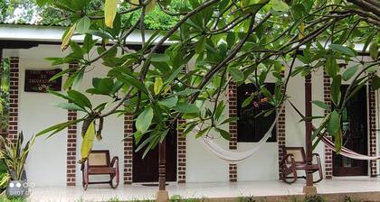 Comfortable 2-bedroom house in Chinandega, 5 minutes away from the city center.
