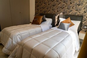 2 bedrooms, in-room safe, travel cot, Internet - Funiculì Funiculà (Napoli)