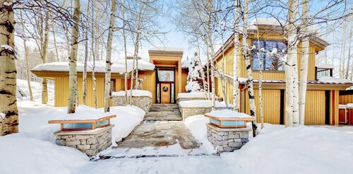 Trails Edge by Snowmass Vacations