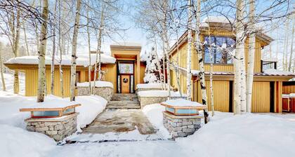 Trails Edge by Snowmass Vacations