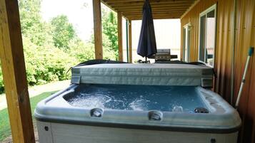 Bain à remous extérieur