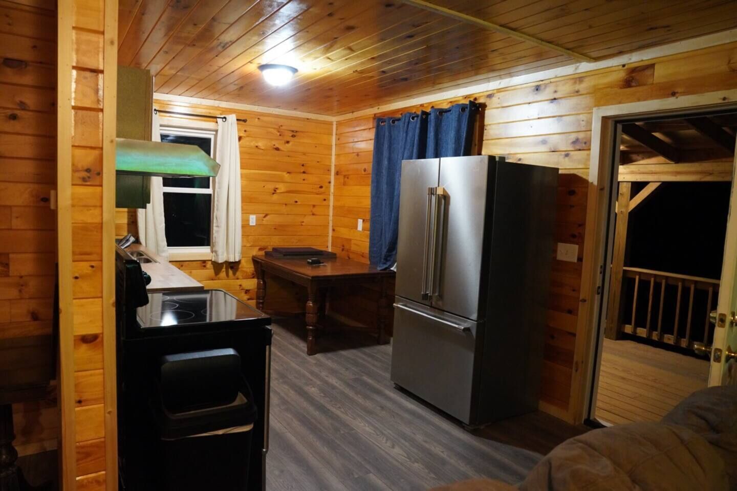 冰箱、微波炉、烤箱、炉灶