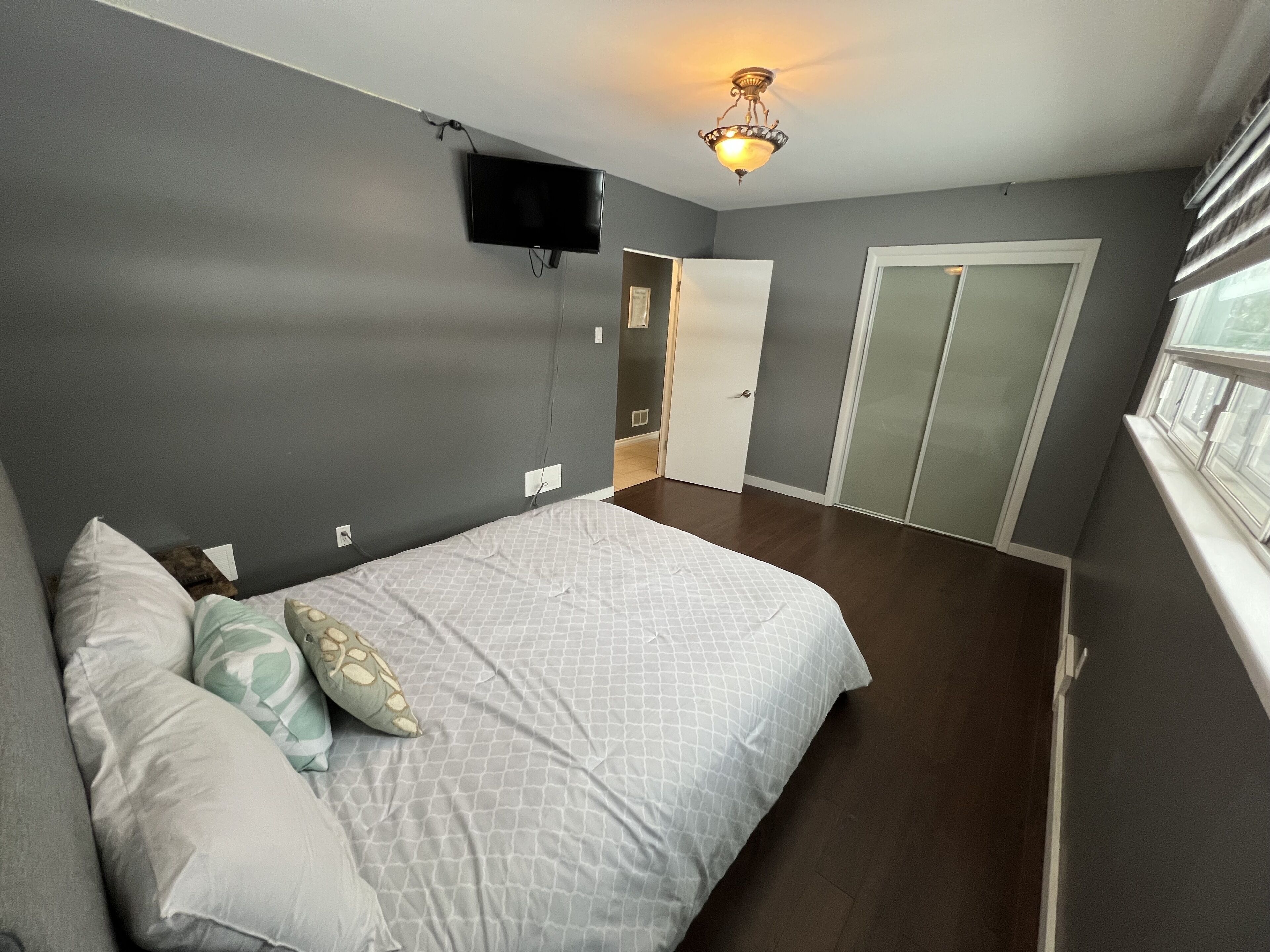 5 chambres, fer et planche à repasser, Wi-Fi, draps fournis