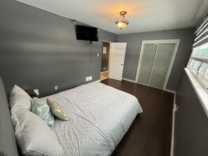 5 dormitoris, planxa i posts de planxar, wifi i roba de llit 