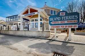 Exterior - Modern Cape Home in Hyannis walking distance to the beach & town! (Barnstable)