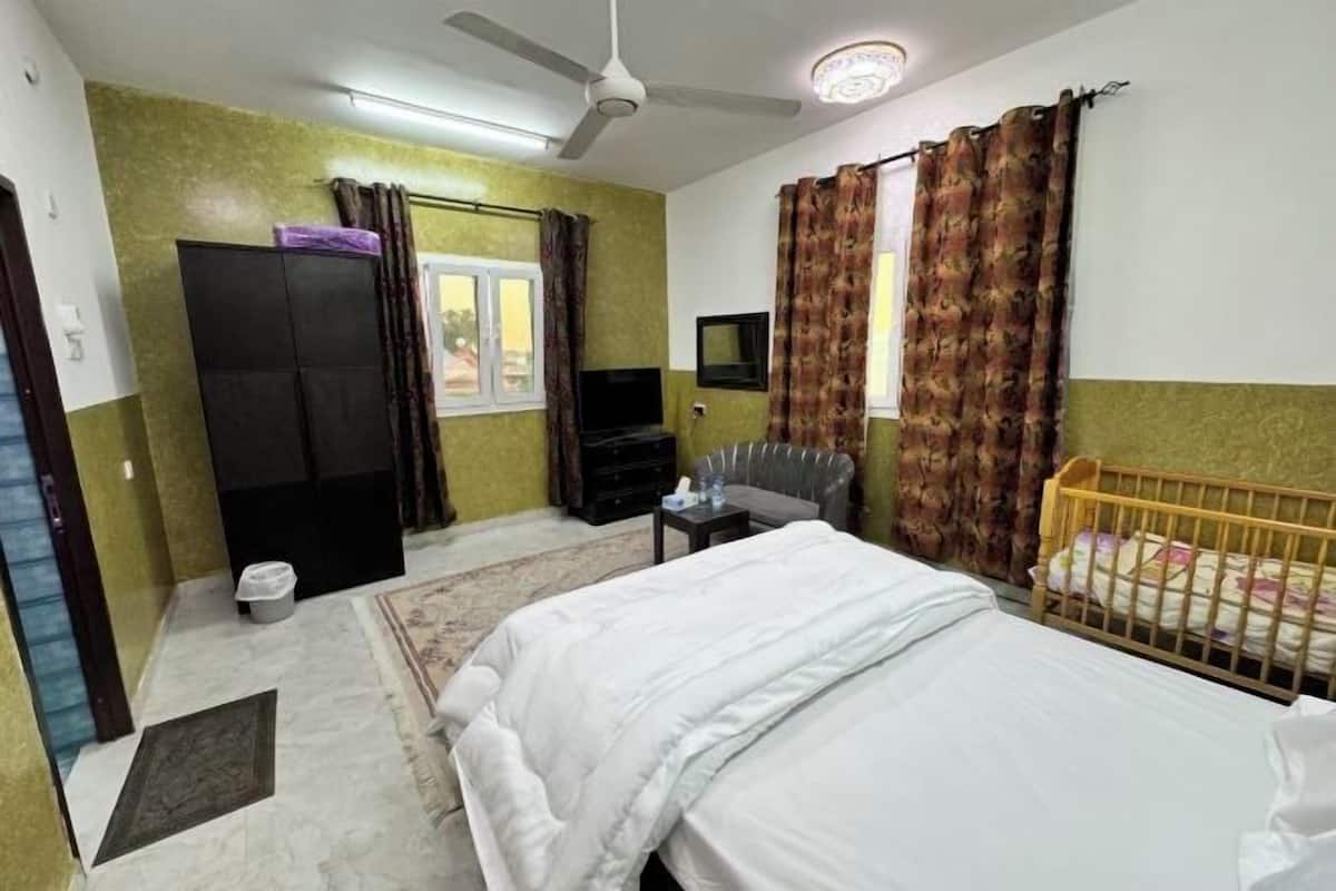 Individually decorated, individually furnished, soundproofing, free WiFi