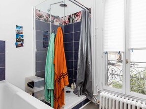 Hair dryer, towels