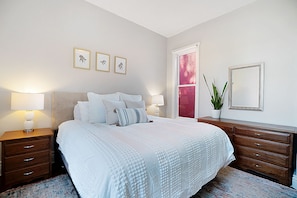 3 chambres, bureau, Wi-Fi, draps fournis