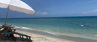 Jupiter Bay couples singles friends getaway