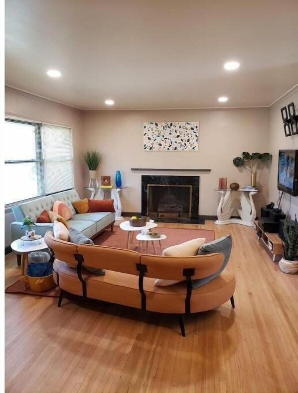 Living area - Riverside midcentury 3 bedroom 2 bath charmer. (Tulsa)