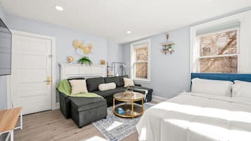 2 sovrum, skrivbord, strykjärn/strykbräda och wi-fi