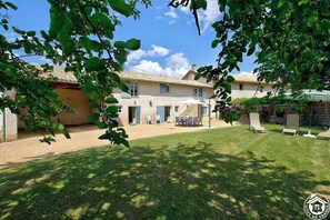 Property grounds - La Caronnière - Peyzieux-sur-saone (PEYZIEUX-SUR-SAONE)