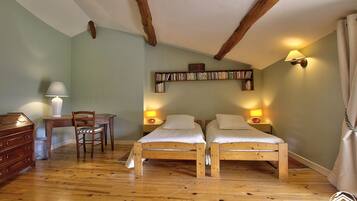 1 camera, ferro/asse da stiro, Wi-Fi gratuito