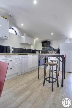 Microwave, oven, dishwasher, coffee/tea maker - Le pré Carré - LE Montellier (LE MONTELLIER)