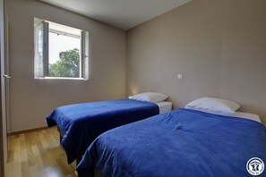 2 chambres, fer et planche à repasser, Wi-Fi gratuit, draps fournis