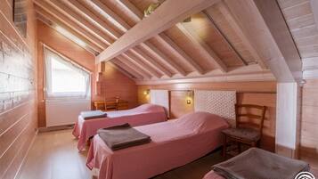 2 Schlafzimmer, Bügeleisen/Bügelbrett, kostenloses WLAN