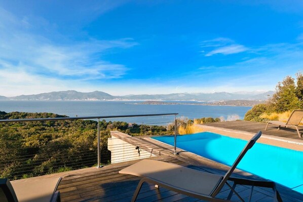 Outdoor pool - VILLA CATALINA-5 bedrooms, swimming pool, panoramic view of the Gulf of Ajaccio and the sea (COTI CHIAVARI)