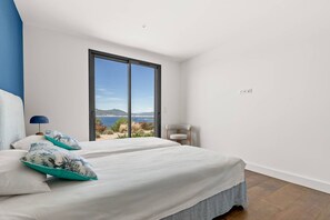 5 bedrooms, in-room safe, free WiFi, bed sheets