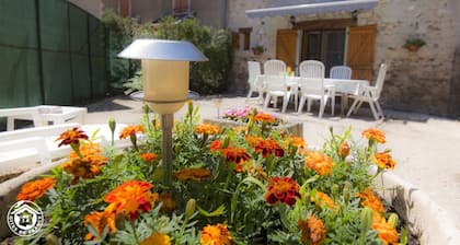 Les Hirondelles - Peyrieu