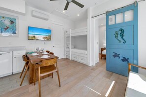 1 bedroom, iron/ironing board, free WiFi, bed sheets - 🐟Walk to Beach-Prime Location-30A-Just Breezin' (Santa Rosa Beach)