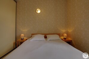 1 Schlafzimmer, Bügeleisen/Bügelbrett, Bettwäsche