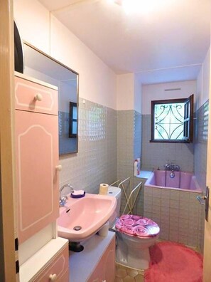 Hair dryer, towels
