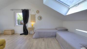 3 bedrooms, free WiFi, bed sheets