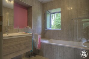 Hair dryer - La Ferme de Bocarnoz (COLIGNY)