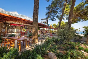 Breakfast, dinner, brunch served; Mediterranean cuisine