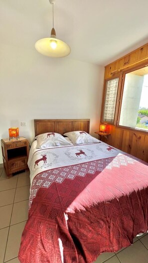 3 slaapkamers, een strijkplank/strijkijzer, gratis wifi