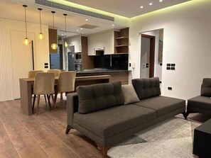 Living area - Lakeview Luxurious Flat Quiet & Safe (New cairo)