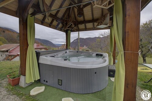 G104010 - Chezery-forens