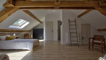 6 habitaciones, tabla de planchar con plancha y wifi gratis