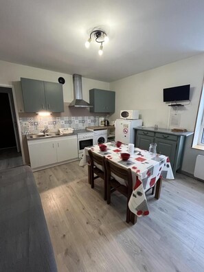 Microwave, oven, coffee/tea maker, toaster