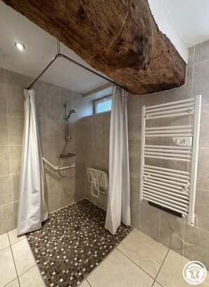 Shower - Le Gîte aux Oiseaux - Vescours (VESCOURS)