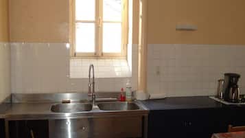 Microones, forn, rentaplats i cafetera i tetera