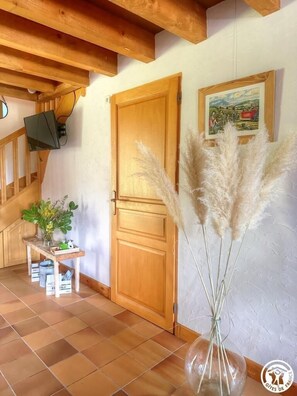 Interior - L'ecureuil du Bugey - Andert-et-condon (ANDERT-ET-CONDON)