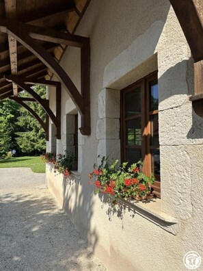 Exterior detail - Les Epées - Conzieu - Gîte (CONZIEU)