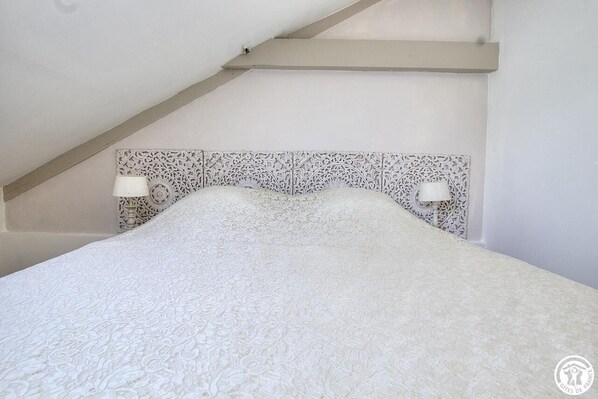 2 chambres, fer et planche à repasser, Wi-Fi gratuit, draps fournis