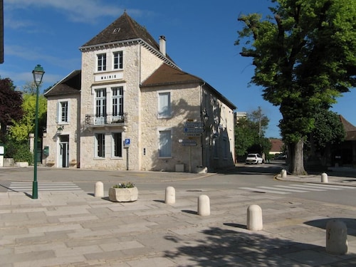 Aignoz - Ceyzerieu - Gîte