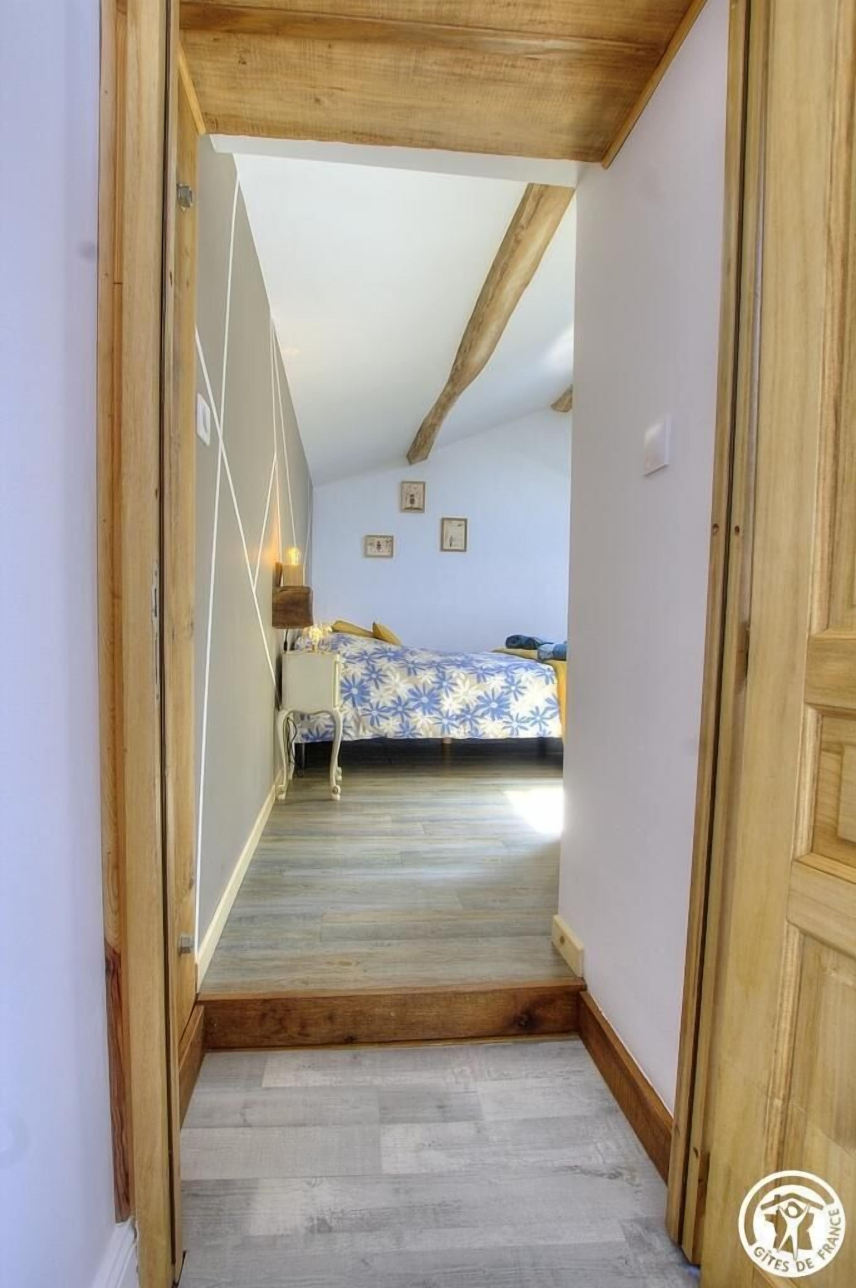 2 quartos, ferros/tábuas de passar roupa, Wi-Fi de cortesia