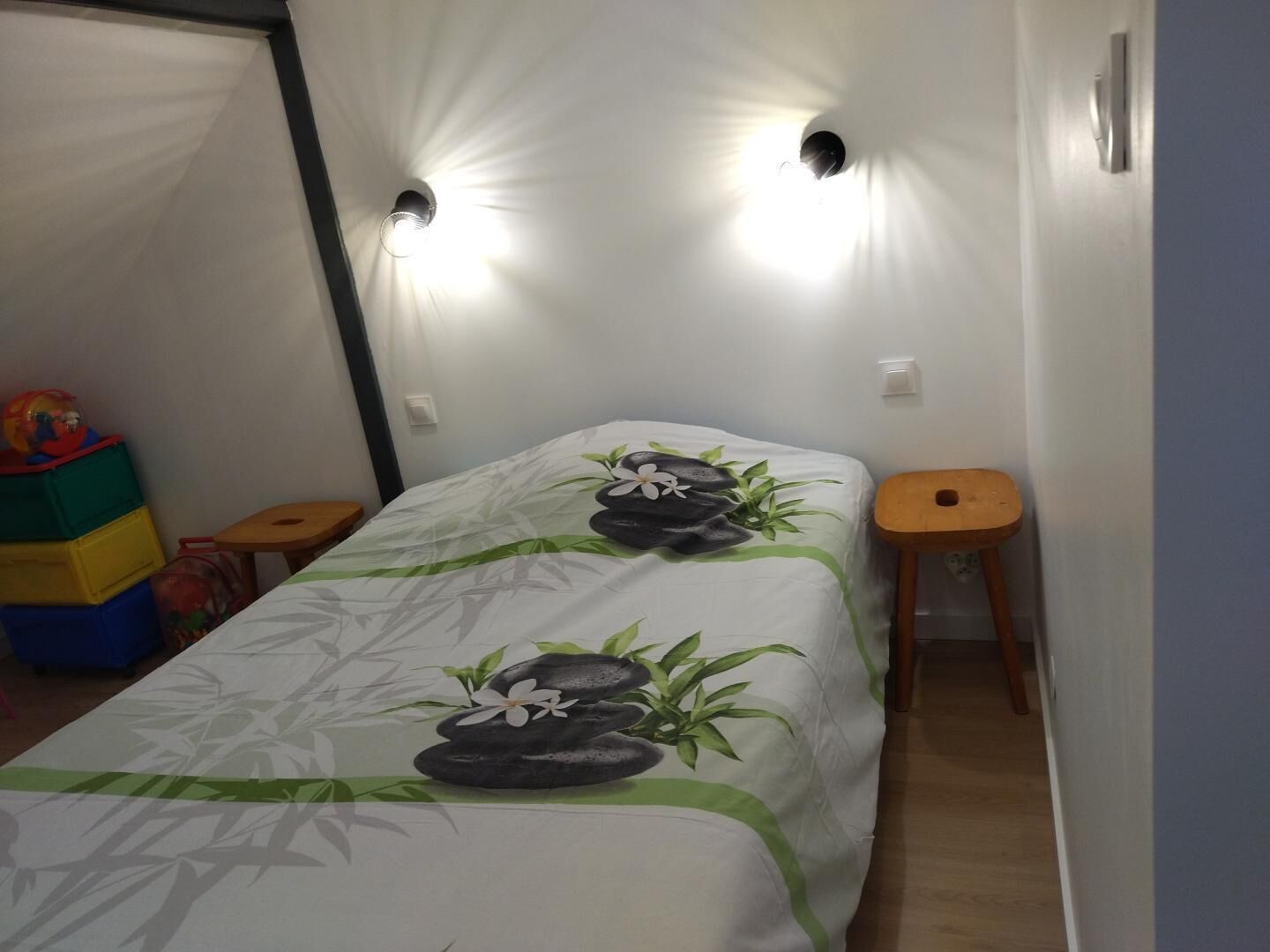 5 quartos, ferros/tábuas de passar roupa, Wi-Fi de cortesia