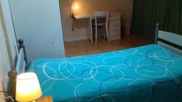 5 bedrooms, iron/ironing board, free WiFi, bed sheets